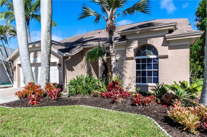 7693  Citrus Hill  LN, Naples, FL 34109