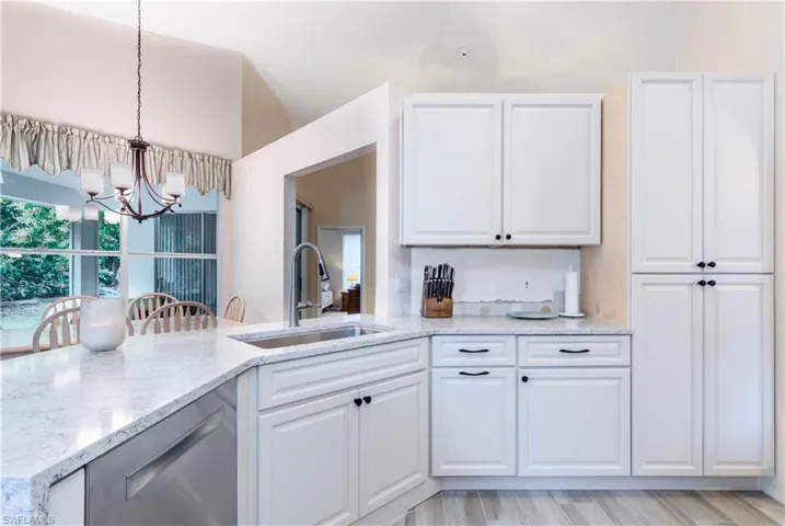 7693  Citrus Hill  LN, Naples, FL 34109