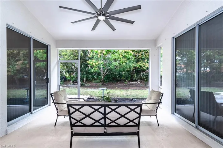 7693  Citrus Hill  LN, Naples, FL 34109