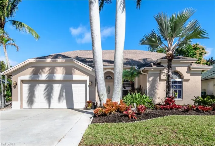 7693  Citrus Hill  LN, Naples, FL 34109