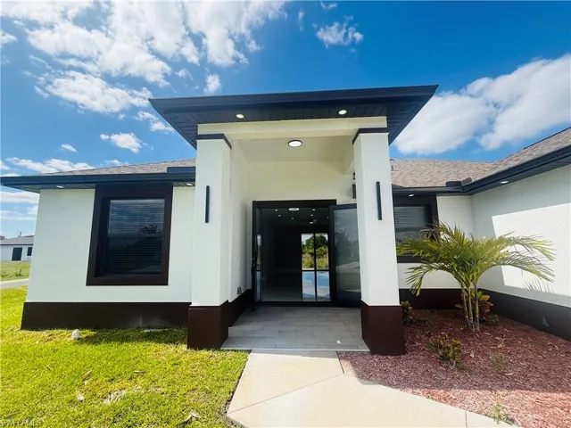 165  Patio  ST, Lehigh Acres, FL 33974