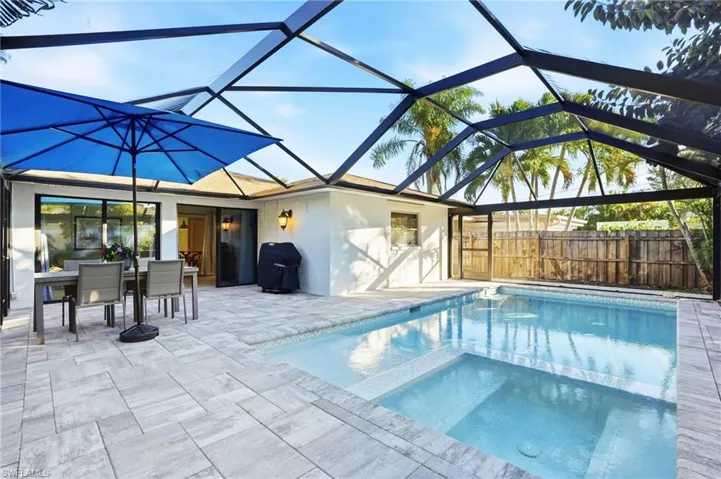 560  109th N AVE, Naples, FL 34108