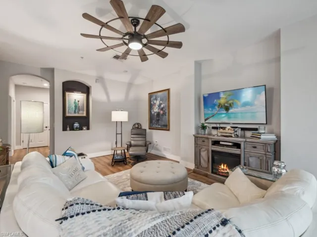 7856  Clemson N ST, Naples, FL 34104