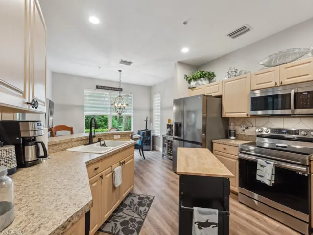 7856 Clemson St N 102, Naples, Florida 34104