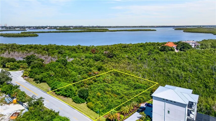 1065 Blue Hill Creek Dr, Marco Island, Florida 34145