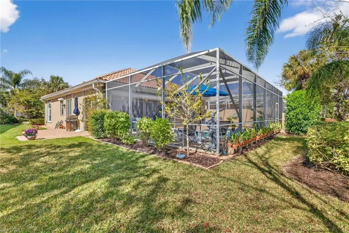 Side Yard w/Paver Patio