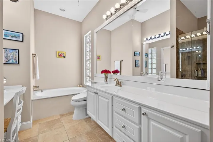 Owner's Bathroom - Hers