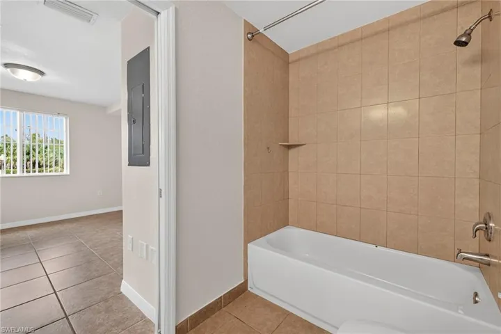 13150  Bella Casa  CIR, Fort Myers, FL 33966