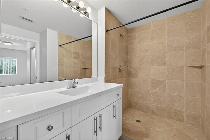 13150  Bella Casa  CIR, Fort Myers, FL 33966