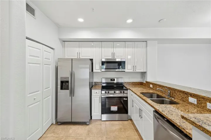 13150  Bella Casa  CIR, Fort Myers, FL 33966