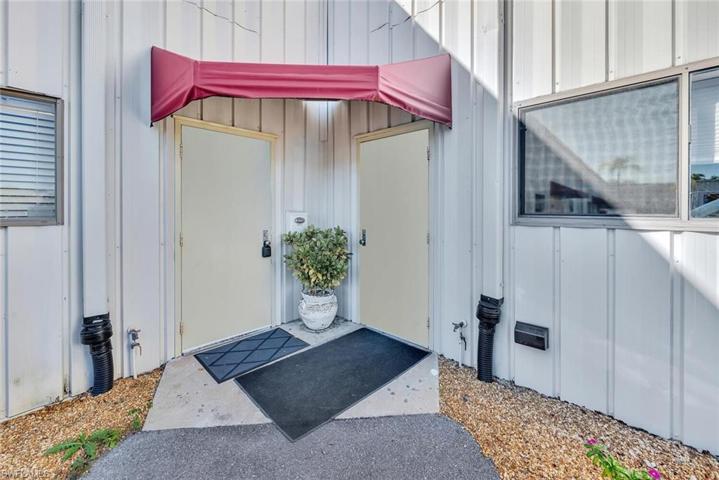 3834  Exchange  AVE, Naples, FL 34104