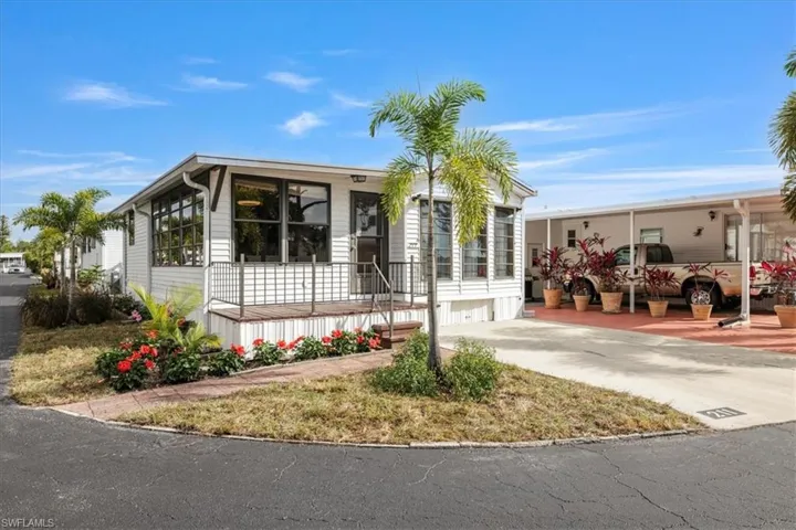 View of manufactured / mobile home