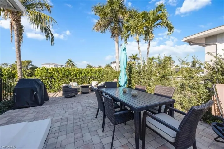 507 99th Ave N, Naples, Florida 34108