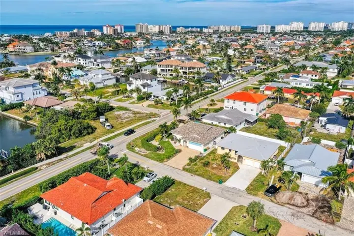 507 99th Ave N, Naples, Florida 34108