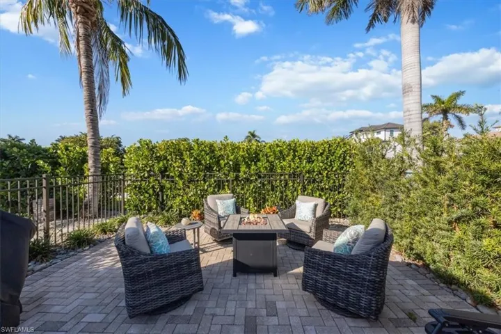 507 99th Ave N, Naples, Florida 34108