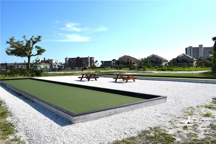 BAY BEACH COMMONS BOCCE BALL COURTS