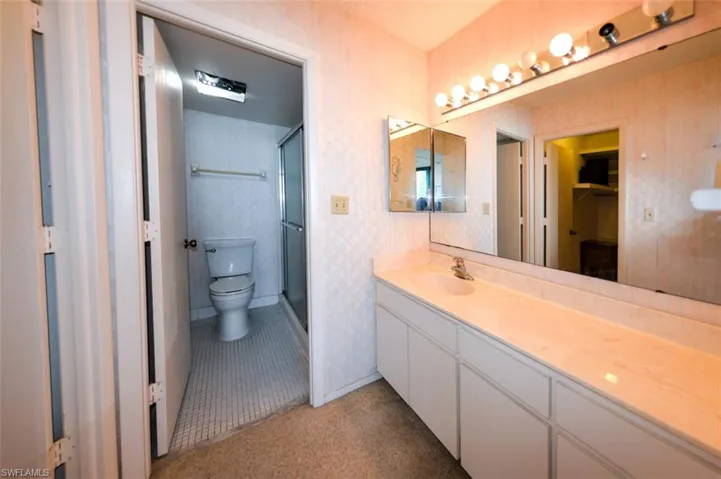 OWNER'S SUITE BATH