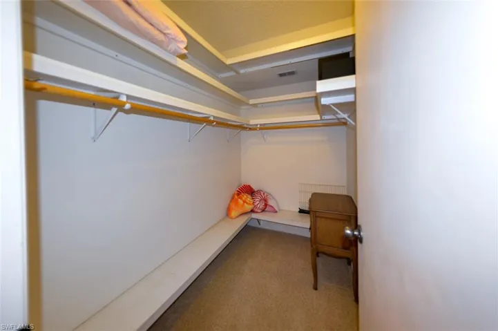 OWNER'S SUITE WALK-IN CLOSET