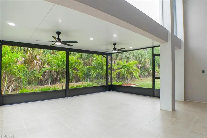 160  lady palm  DR, Naples, FL 34104