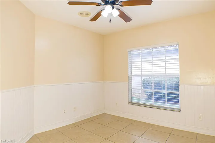 160  lady palm  DR, Naples, FL 34104