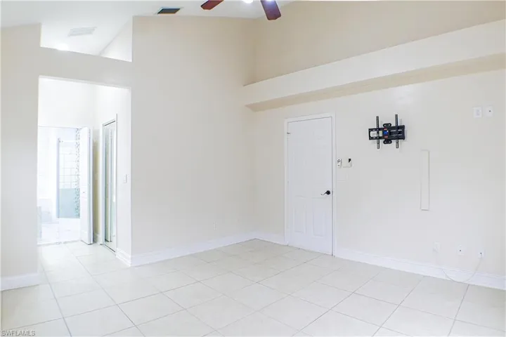 160  lady palm  DR, Naples, FL 34104