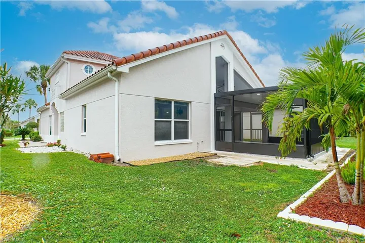 160  lady palm  DR, Naples, FL 34104