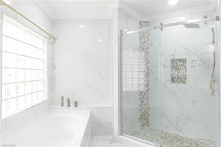 160  lady palm  DR, Naples, FL 34104