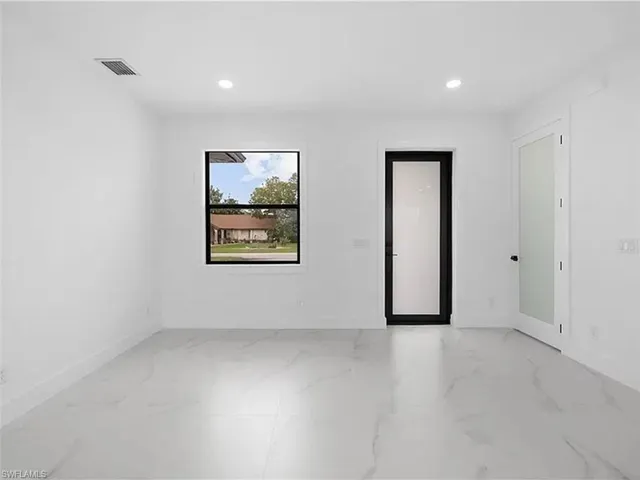 321 Se 2nd St, Cape Coral, Florida 33990