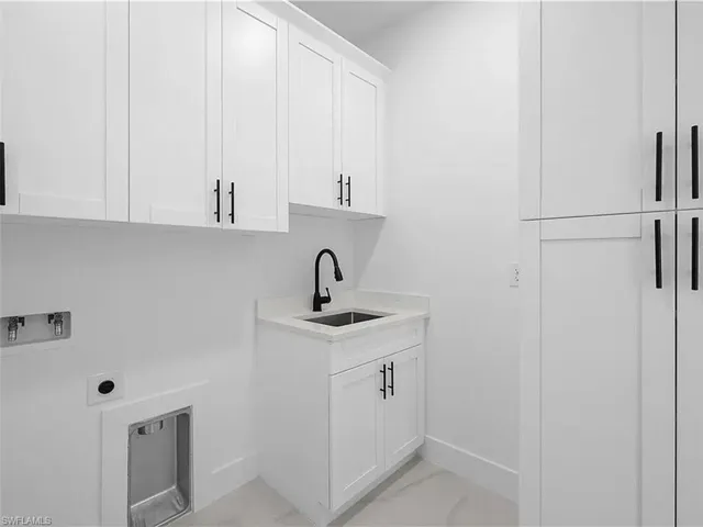 321 Se 2nd St, Cape Coral, Florida 33990