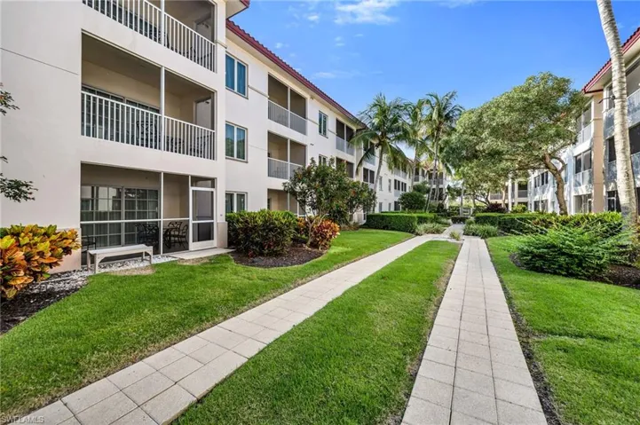 221  9th S ST, Naples, FL 34102