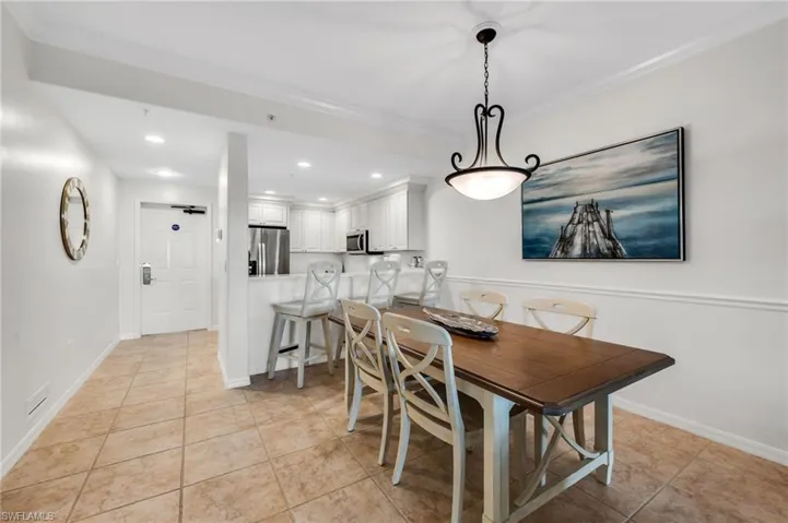 221  9th S ST, Naples, FL 34102