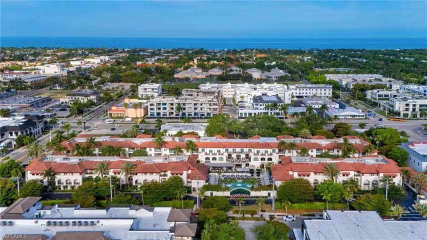 221  9th S ST, Naples, FL 34102