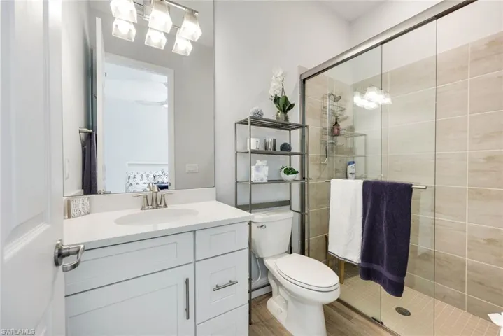 Guest bathroom.
