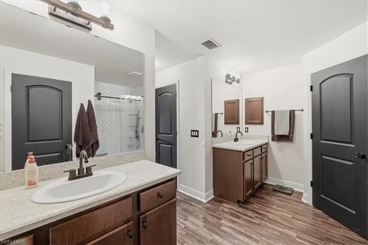 4122 Ne 20th Ct, Cape Coral, Florida 33909