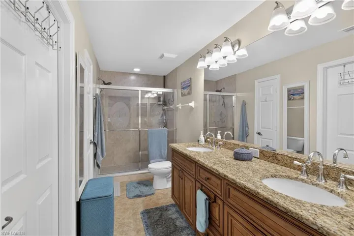 1070  Winding Pines  CIR, Cape Coral, FL 33909