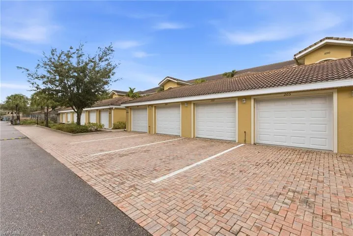 1070  Winding Pines  CIR, Cape Coral, FL 33909