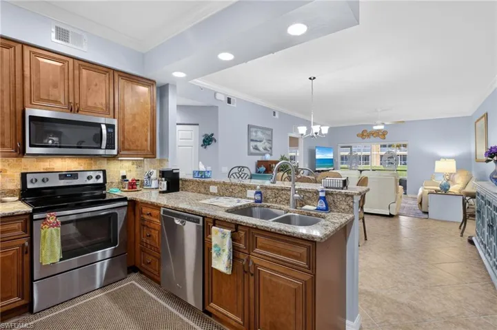 1070  Winding Pines  CIR, Cape Coral, FL 33909