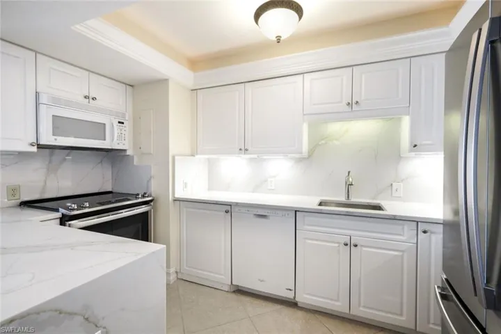 3443  Gulf Shore N BLVD, Naples, FL 34103