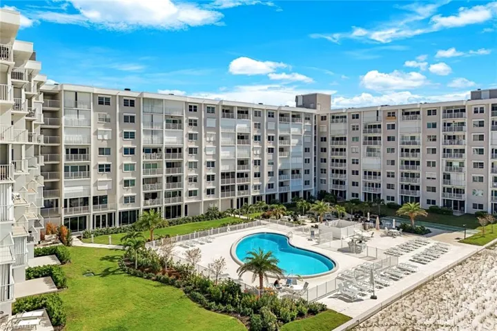 3443  Gulf Shore N BLVD, Naples, FL 34103
