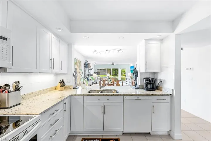1330  Yesica Ann  CIR, Naples, FL 34110