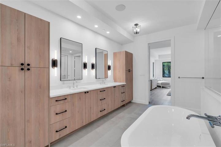 1125 Central AVE # 268, NAPLES FL 34102