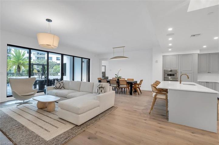 1125 Central AVE # 268, NAPLES FL 34102