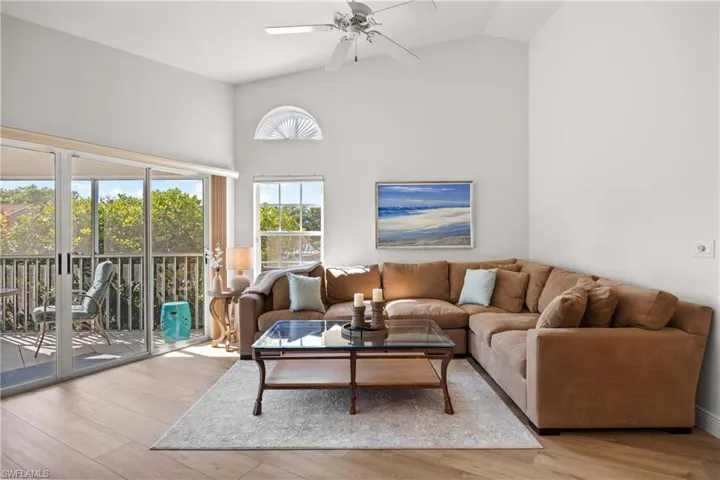 8415  Excalibur  CIR, Naples, FL 34108