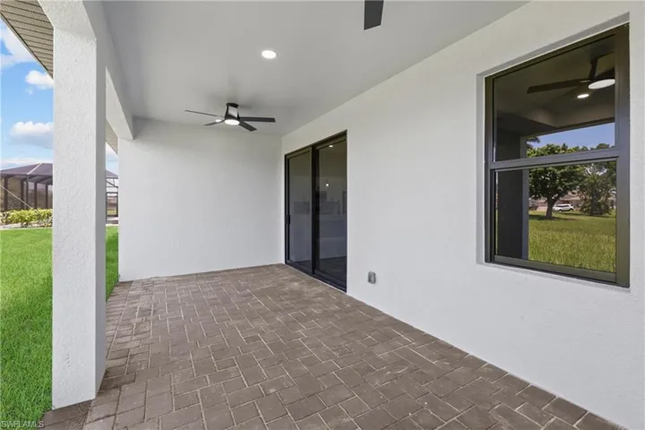 View of patio / terrace with ceiling fan