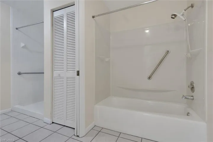 1833 Courtyard Way 106, Naples, Florida 34112