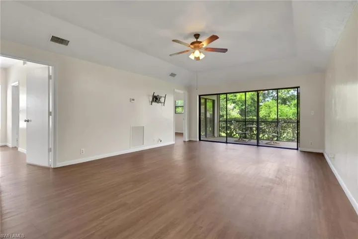 1833 Courtyard Way 106, Naples, Florida 34112