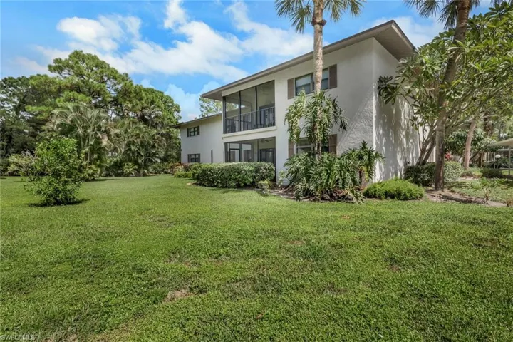 1833 Courtyard Way 106, Naples, Florida 34112