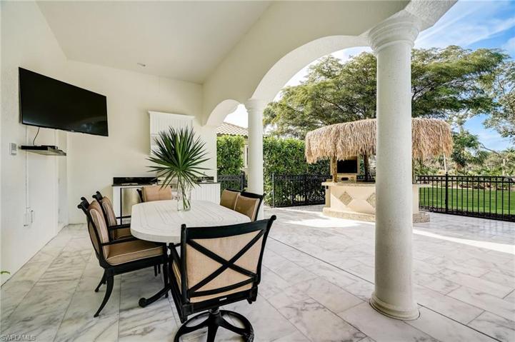 OUTDOOR DINING AREA