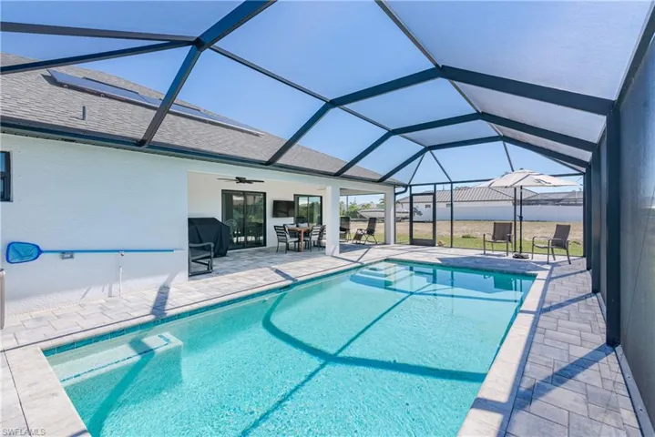 extended lanai with pool