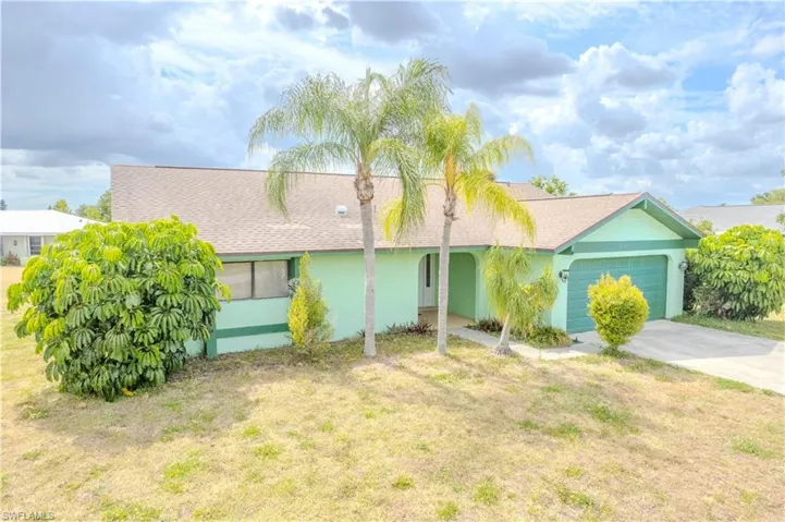 214  Eaglesmere  DR, Lehigh Acres, FL 33936